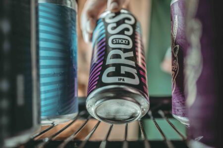 La Bièrothèque Gramont - Le lieu cosy avec 11 tireuses pression pour y découvrir une sélection de bières artisanales sélectionnées par nos experts produits